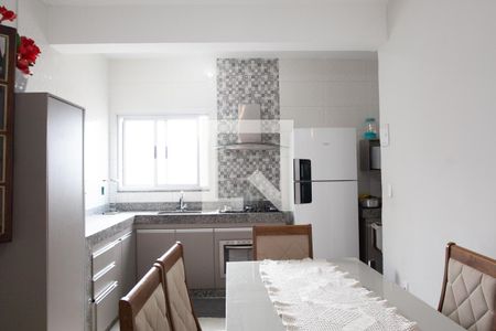 Casa à venda com 185m², 4 quartos e 2 vagas Casa à venda com 185m², 4 quartos e 2 vagasCozinha casa 1