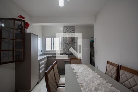 Casa à venda com 185m², 4 quartos e 2 vagas Casa à venda com 185m², 4 quartos e 2 vagasSala de Jantar casa 1