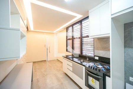 Sala e cozinha de apartamento para alugar com 2 quartos, 78m² em Chácara Califórnia, São Paulo