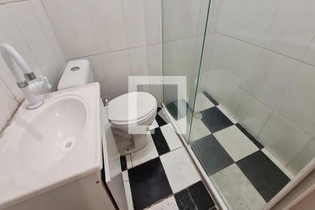 Banheiro de casa para alugar com 1 quarto, 50m² em Vila Cleonice, São Paulo