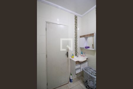 Banheiro de casa à venda com 1 quarto, 100m² em Parque Sevilha, São Paulo