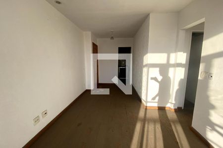 Sala de apartamento para alugar com 1 quarto, 55m² em Centro, Duque de Caxias