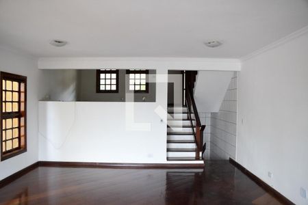 Sala de casa de condomínio para alugar com 3 quartos, 320m² em São Paulo Ii, Cotia