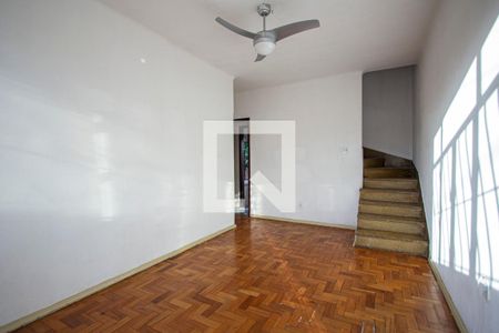 Sala de casa para alugar com 2 quartos, 270m² em Nova Cidade, São Gonçalo