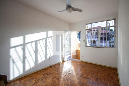 Sala de casa para alugar com 2 quartos, 270m² em Nova Cidade, São Gonçalo