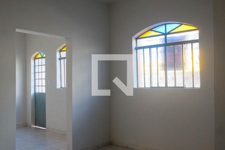 Sala 2 de casa à venda com 3 quartos, 360m² em Sagrada Familia, Belo Horizonte