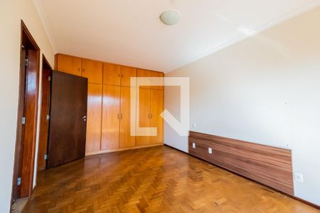 Apartamento à venda com 170m², 3 quartos e 2 vagas Apartamento à venda com 170m², 3 quartos e 2 vagasSuíte