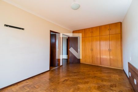 Apartamento à venda com 170m², 3 quartos e 2 vagas Apartamento à venda com 170m², 3 quartos e 2 vagasSuíte