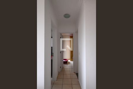 Corredor de apartamento à venda com 2 quartos, 57m² em Vila Santo Estefano, São Paulo