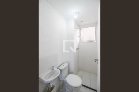 Banheiro de apartamento para alugar com 2 quartos, 40m² em Banco de Areia, Mesquita