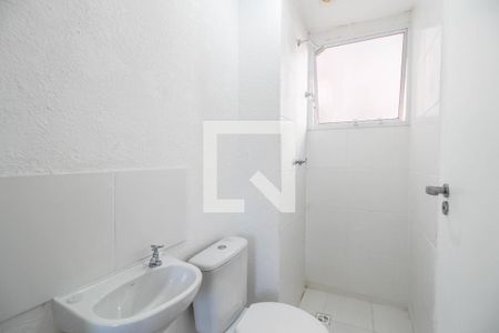 Banheiro de apartamento para alugar com 2 quartos, 40m² em Banco de Areia, Mesquita