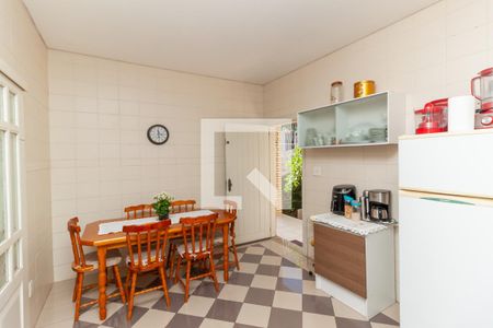 Casa à venda com 235m², 4 quartos e 2 vagas Casa à venda com 235m², 4 quartos e 2 vagasCozinha