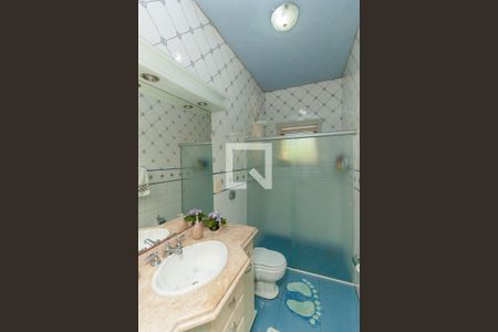 Casa à venda com 235m², 4 quartos e 2 vagas Casa à venda com 235m², 4 quartos e 2 vagasBanheiro