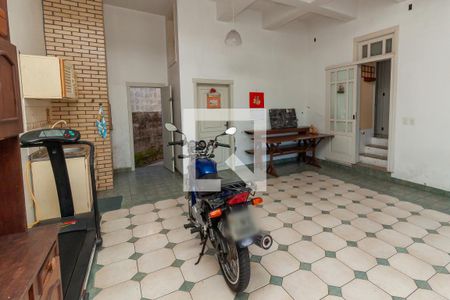 Casa à venda com 235m², 4 quartos e 2 vagas Casa à venda com 235m², 4 quartos e 2 vagasGaragem