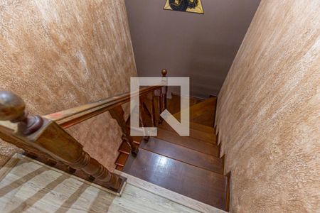Escada Dormitórios de casa à venda com 3 quartos, 200m² em Jardim Pilar, Santo André