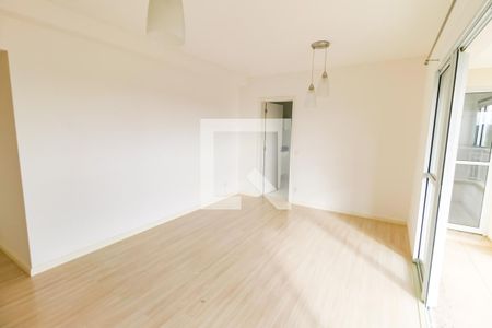 Sala de apartamento para alugar com 3 quartos, 95m² em Jardim Wanda, Taboão da Serra