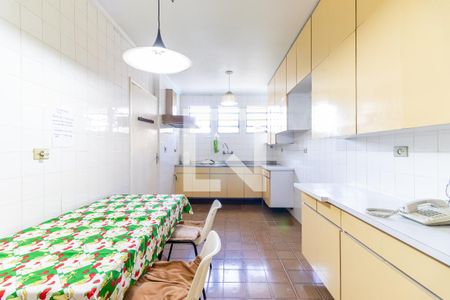 Cozinha de casa à venda com 3 quartos, 330m² em Jardim Prudência, São Paulo