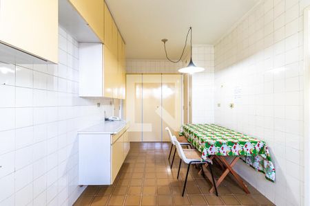 Cozinha de casa à venda com 3 quartos, 330m² em Jardim Prudência, São Paulo