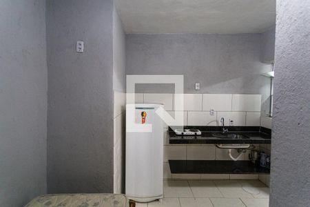 Quarto/Cozinha de kitnet/studio para alugar com 1 quarto, 15m² em Santa Efigênia, Belo Horizonte