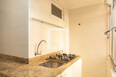 Sala/Cozinha de apartamento à venda com 1 quarto, 42m² em Floresta, Porto Alegre