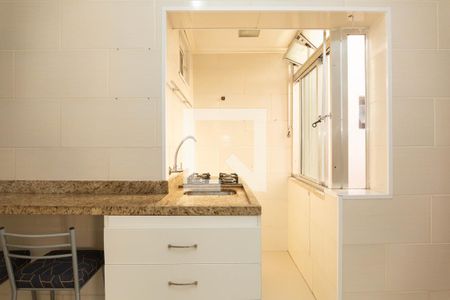 Sala/Cozinha de apartamento à venda com 1 quarto, 42m² em Floresta, Porto Alegre