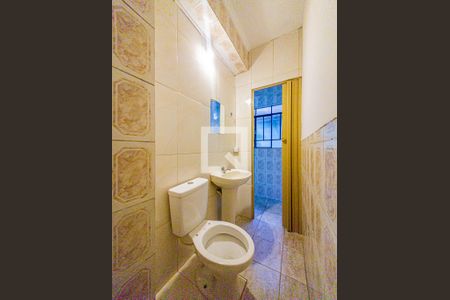 Banheiro de casa para alugar com 1 quarto, 25m² em Vila Sonia, São Paulo