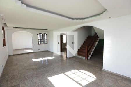 Casa à venda com 577m², 4 quartos e 4 vagasSala