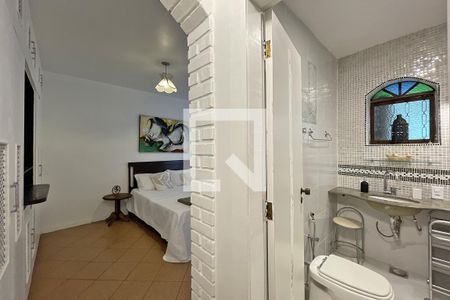 Banheiro do Quarto 1 de casa de condomínio à venda com 3 quartos, 500m² em Retiro do Chale, Brumadinho