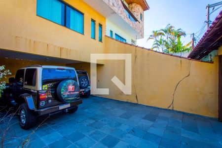 Casa para alugar com 288m², 3 quartos e 5 vagas Casa para alugar com 288m², 3 quartos e 5 vagasGaragem