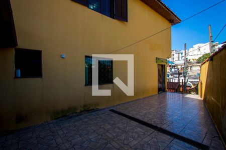 Casa para alugar com 288m², 3 quartos e 5 vagas Casa para alugar com 288m², 3 quartos e 5 vagasQuintal