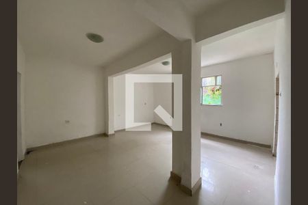 Casa para alugar com 78m², 2 quartos e sem vagaSala