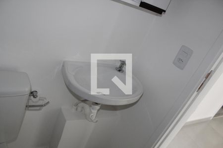 Banheiro de apartamento para alugar com 1 quarto, 30m² em Vila Guilhermina, São Paulo