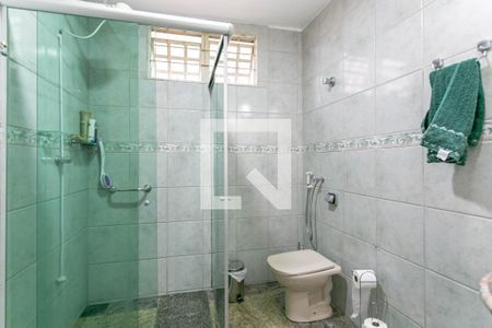 Banheiro de casa à venda com 9 quartos, 270m² em Serrano, Belo Horizonte