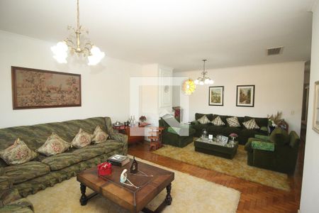Sala de Estar de casa à venda com 4 quartos, 305m² em Vila Assunção, Porto Alegre