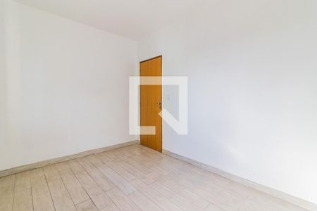 Dormitório de apartamento à venda com 2 quartos, 51m² em Rubem Berta, Porto Alegre