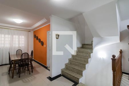 Escada de casa à venda com 3 quartos, 145m² em Vila Silveira, Guarulhos