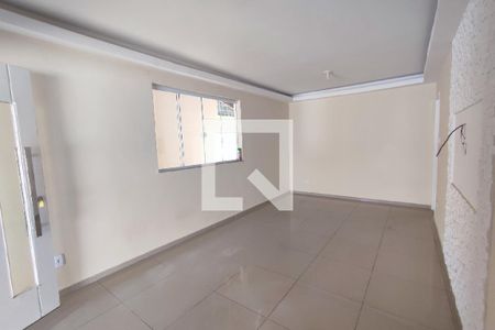 Sala de casa para alugar com 4 quartos, 410m² em Taquara, Rio de Janeiro