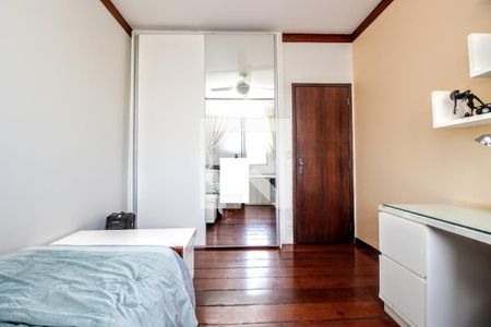 Quarto 1 de apartamento à venda com 4 quartos, 166m² em Santo Antônio, Belo Horizonte