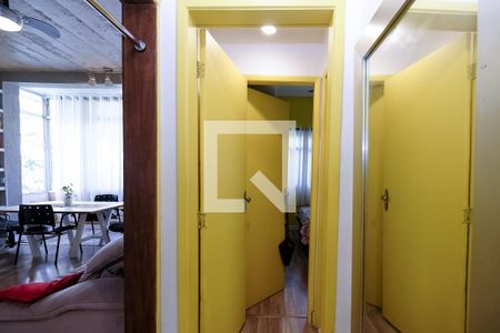 Corredor de apartamento à venda com 2 quartos, 80m² em Grajaú, Rio de Janeiro