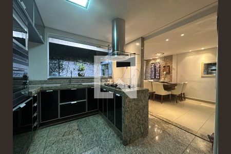 Cozinha de casa à venda com 3 quartos, 176m² em Buritis, Belo Horizonte