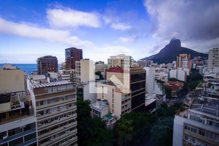 Vista da sala de apartamento para alugar com 1 quarto, 50m² em Leblon, Rio de Janeiro