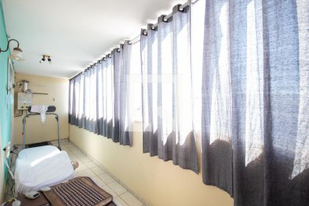 Sacada de casa à venda com 5 quartos, 360m² em Bela Vista, Osasco