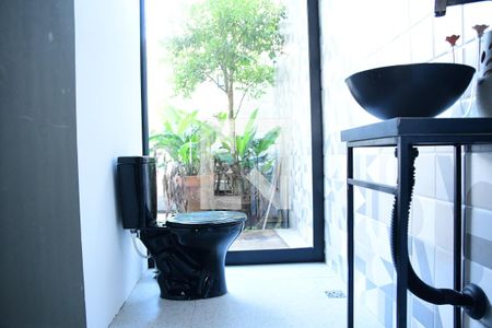 Lavabo de casa de condomínio para alugar com 4 quartos, 200m² em Jardim Rebelato, Cotia