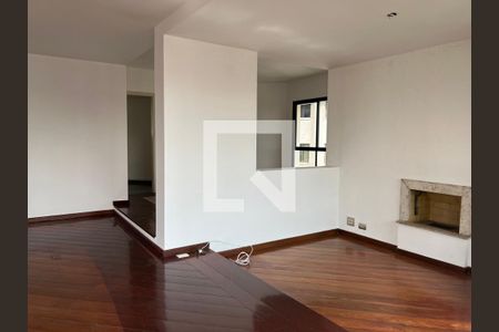 Apartamento à venda com 3 quartos, 220m² em Moema, São Paulo