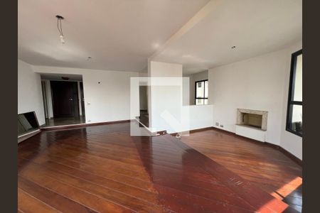 Apartamento à venda com 3 quartos, 220m² em Moema, São Paulo