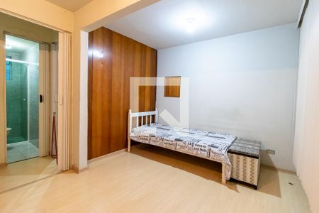 Quarto 1 de apartamento para alugar com 2 quartos, 45m² em Cajuru, Curitiba