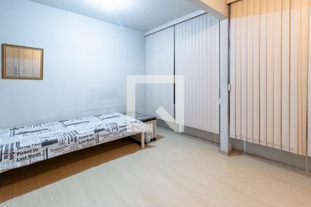 Quarto 1 de apartamento para alugar com 2 quartos, 45m² em Cajuru, Curitiba