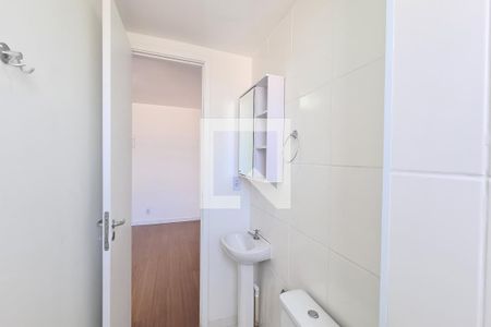 Banheiro de kitnet/studio para alugar com 1 quarto, 25m² em Vila Ema, São Paulo