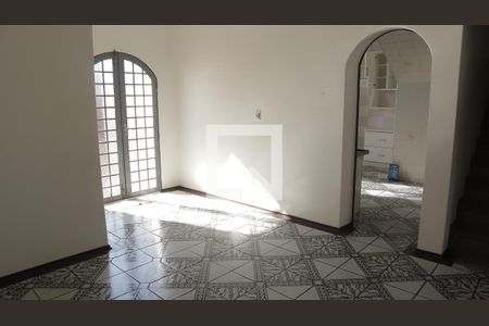 Sala de estar de casa à venda com 5 quartos, 255m² em Vila Joaquim Inácio, Campinas