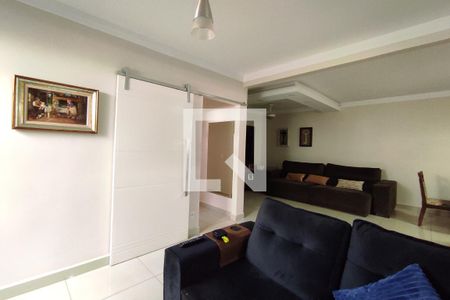 Sala de casa de condomínio para alugar com 2 quartos, 80m² em Jardim Interlagos, Ribeirão Preto